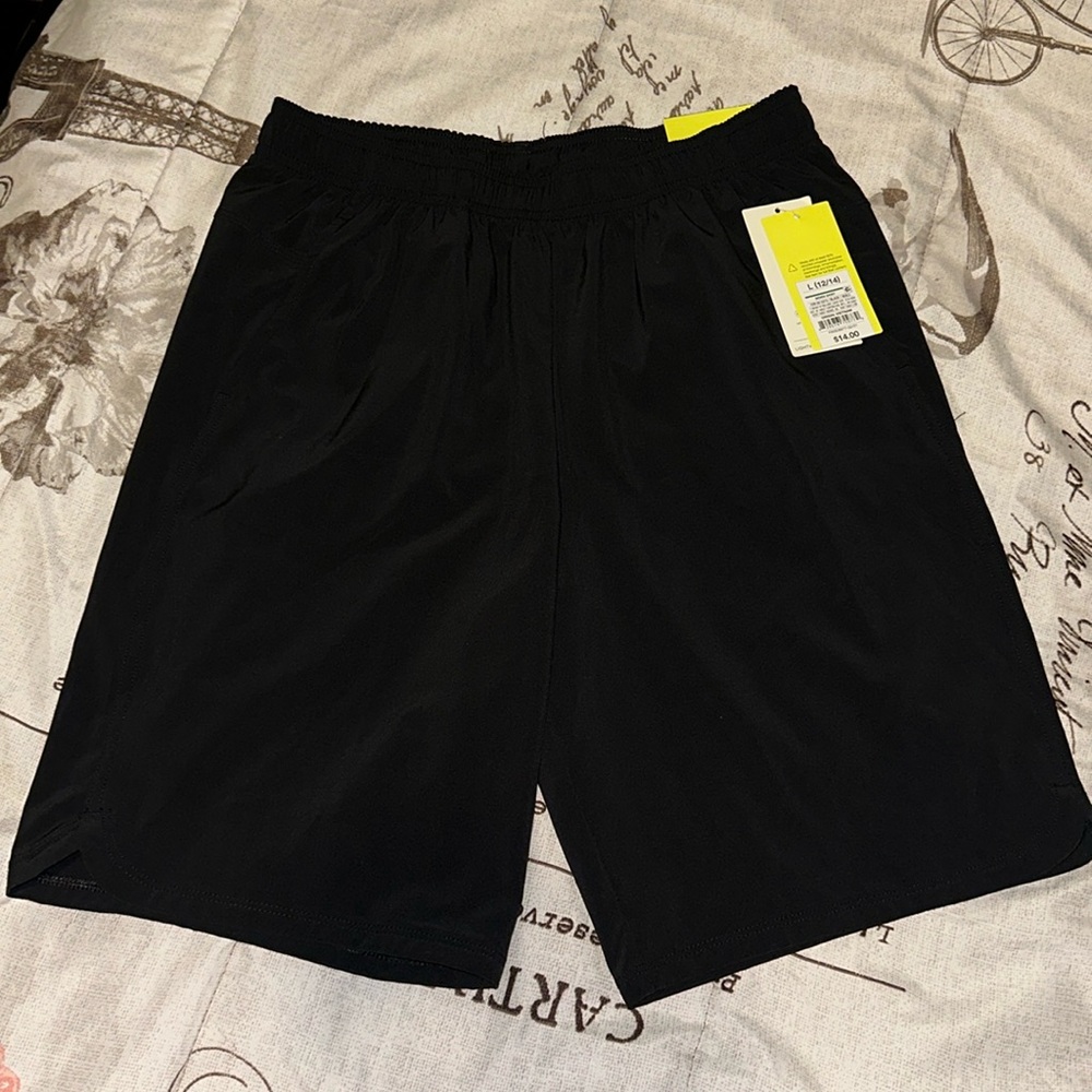 All in motion shorts